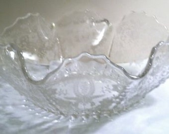 Vintage New Martinsville Viking Prelude Etched Floral Crimped Round Bowl