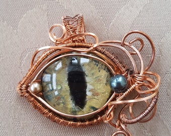 Stunning Dragon's Eye Pendant