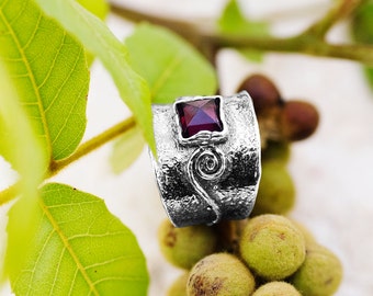 Red Garnet Ring, Silver Garnet Ring, Sterling Silver Ring, January Birthstone ring, Winter Ring, Red Ring, Handmade ,Winter jewelry