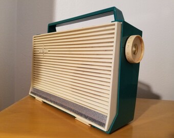 Rare Silvertone Portable Tube Radio