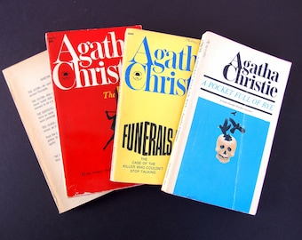 4 Agatha Christie Mysteries, Paperback Books