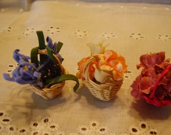 Dollhouse MINIATURE FLOWER BASKETS/Fairy Garden
