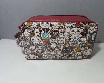 Toilet bag patterns cats, Tote, fully lined, large 34 cm opening, neat work.