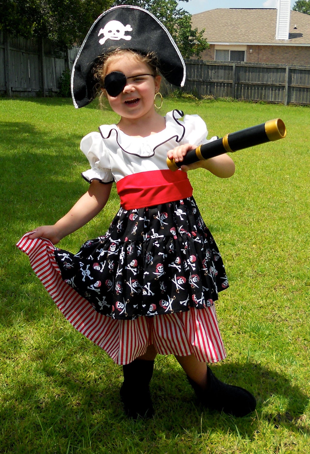 Girl's Pirate Costume / Dress Up / Size 2 thru 8