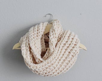 Chunky Crochet Infinity Scarf, Oversized Infinity Scarf, Warm Infinity Scarf, Crochet Cowl, Chunky Cowl, Chunky Scarf, Knit Infinity Scarf