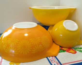 PYREX Orange Daisy and Bright Yellow Cinderella Mixing Bowls Set Of 3