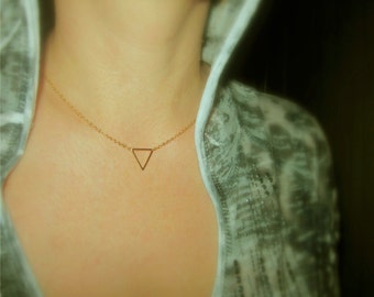 Delicate Triangle Necklace, Everyday Dainty Jewelry, Triangle Pendant Choker, Minimal Jewelry, Geo Layering Necklace / N112x