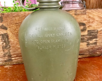 Vintage US Army Green Military Water Canteen