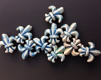 Fleur de Lis Beads, Raku beads, 10 beads, 17mm