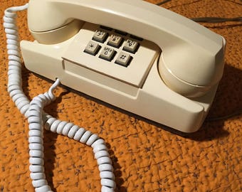 1970's-1980's GTE push button phone !