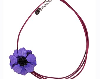 Crew neck anemone flower with cowhide leather