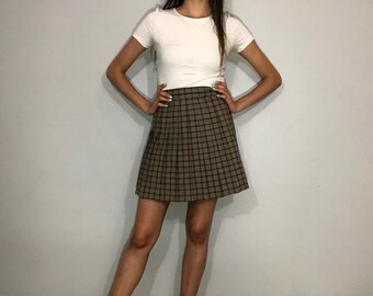 1990s plaid pleated skirt