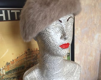 Vintage 1970's Beige Beret by Kangol Design - Made in England