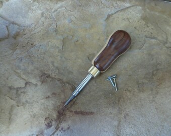 4-in-1 Screwdriver - Hand Turned Wood - Maple and Walnut