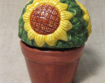 Potted Sunflower Salt and Pepper Shaker Set