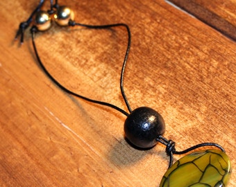 Green and Black Speckled Glass and Wood Beaded Necklace