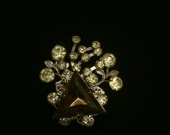 Vintage jewelry branch brooch with synthetic stones