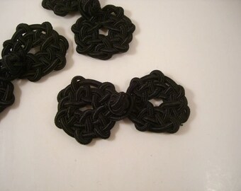 Black Frog Closure in Knot Design--One Piece