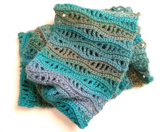 blue wavy crochet cowl