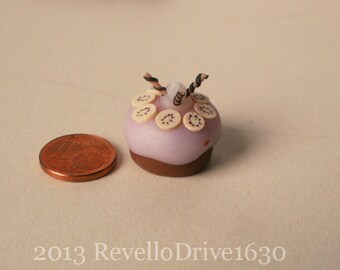 Cream cake blue with a rose, dollhouse miniature 1/12