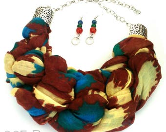 Chic ethnic set made with recycled fabric