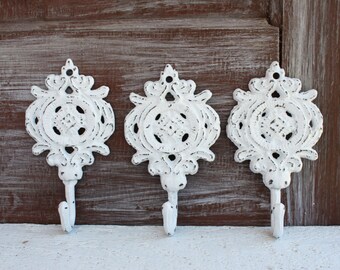 White Wall Hooks, Shabby Distressed White Hooks, White Wall Decor, Decorative Hooks, Cottage Chic Jewelry Hooks Cast Iron Key Hook, Set of 3