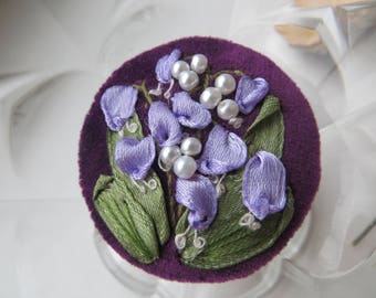 Embroidered brooch Fabric flower brooch pin Lilly of the valley brooch Lilly pin Button brooch Birthday gift mom gift to mom birthday