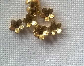Set of 8 small 5 mm gold metal caps
