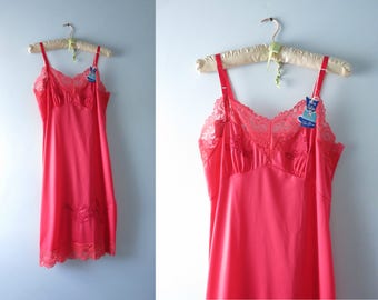 Vintage Red Slip | 1960s Top Form Red Slip Size M Deadstock