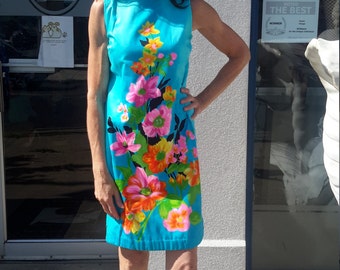 Screenprinted cotton dress in aqua with bright flowers FREE SHIPPING vintage1960 from RCMooreVintage