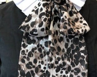 Bow neck tie, street fashion detail