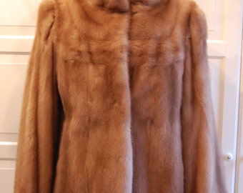 Mink Coat (short) honey blonde beautiful condition and quality 1940s 50s immaculate size M