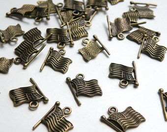 10 USA American flag charms antique bronze 18x15mm KA13663B
