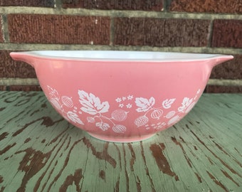 Pyrex PINK GOOSEBERRY 442 Cinderella Mixing Nesting Bowl, 1.5 Quart