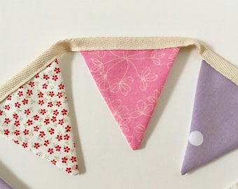 Flowers and spots mini bunting