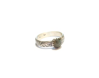 Labradorite sterling silver ring