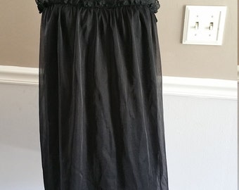 Vanity Fair Babydoll Nightie. Size M