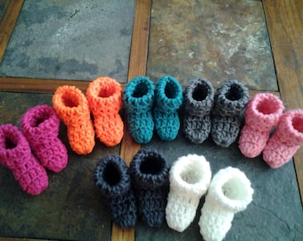Crochet baby booties (0-3 months)