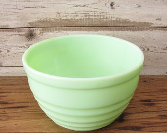 Vintage Large 7.5" Jadeite Beehive Mixing Bowl Ribbed Mint Green Glass Mixing Jade-ite Serving Jadite Nesting Jeannette Jade Kitchen Storage