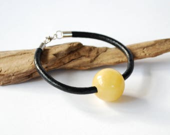 Genuine Baltic amber bracelet, Yellow amber beaded bracelet, Egg-yolk amber bead, Amber and leather bracelet, Yellow amber ball, 24 mm bead