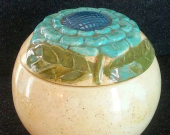 Vintage ceramic trinket bowl with lid