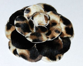 Natural fur Flower brooch Camellia! Beautiful and elegant camelia brooch! Leather camelia, leather brooch, Autumn summer brooch, Fur camelia
