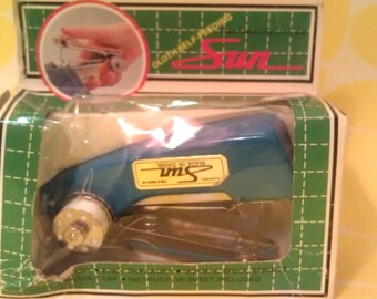 Handheld Sewing Machine - Vintage Mini Chain Stitch Machine