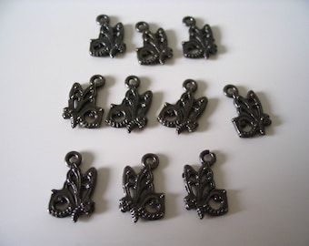 10 gunmetal butterfly charms