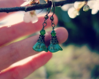 Jade Earrings - Flower Earrings - Peridot Earrings - Floral Earrings - Green Earrings - Woodland Earrings - Vintage Style - Nature Jewelry.