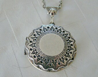 Large Silver Locket Valentines Day Gift Wedding Bride Bridesmaid Wife Mother Birthday Sister Daughter Necklace Photo Pictures - Sherry