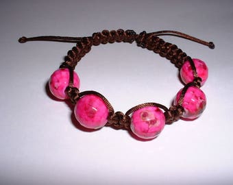 FACETED pink Brown-inspired macrame bracelet