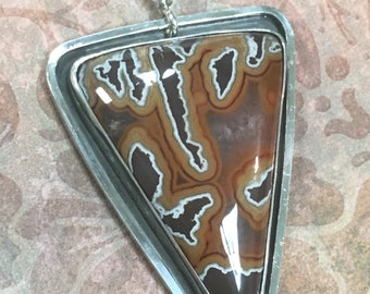 Dryhead Agate Pendant
