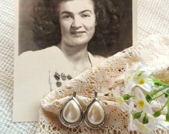 Pair Dress Scarf Clips-Shoe Clips -Dress & Scarf Clips-Faux Pearl-Rhinestones-Tear Drop Clips-Stunning Vintage High Fashion Ladies Accessory