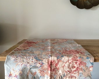 Vintage Floral Square Table Topper